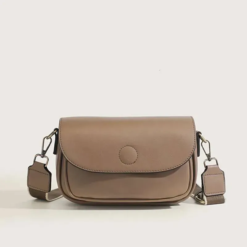 Designer 2025 New 2024 Advanced Sense Of Niche Popular Ladies Wide Shoulder Straps Bag_voghion.com
