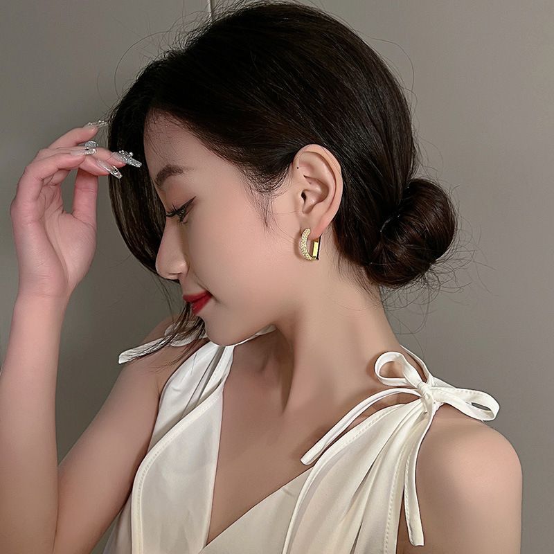 Women's accessories Diamond set simple temperament design sense trend earrings earrings_voghion.com