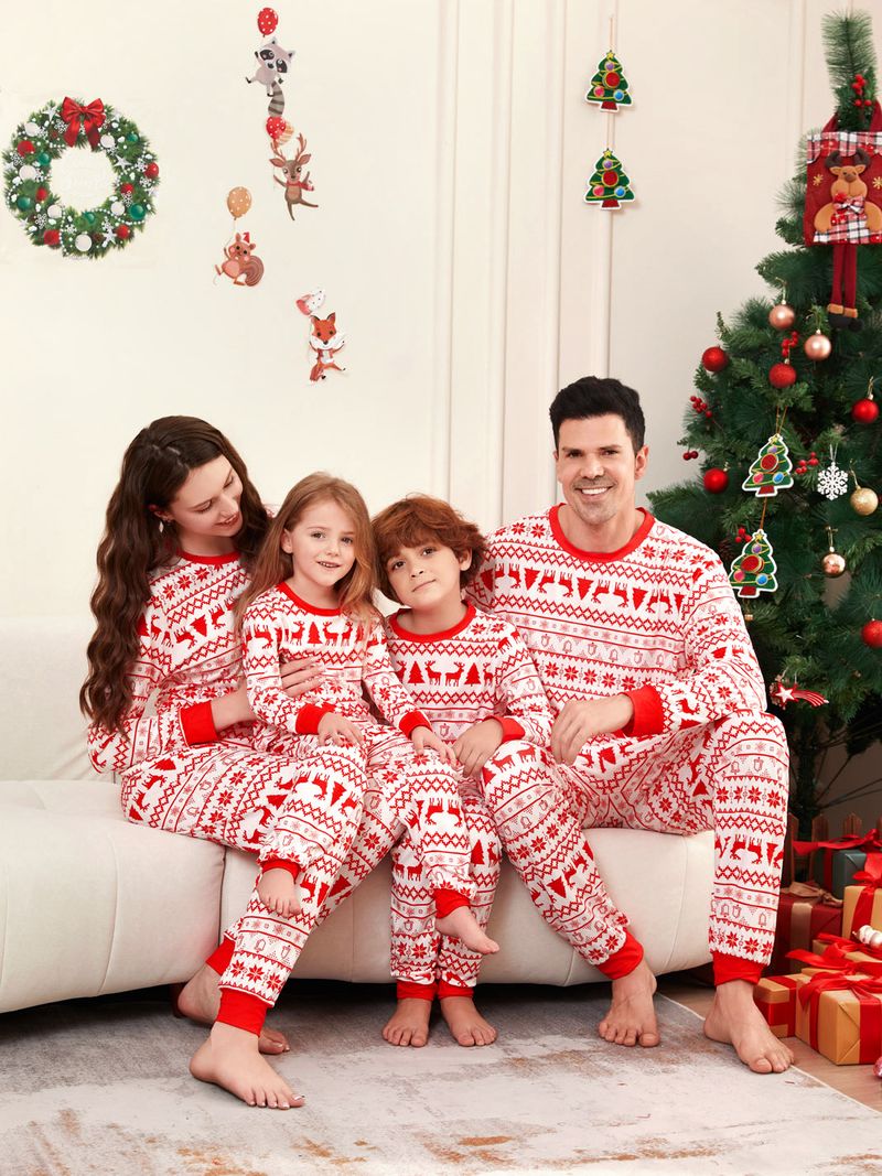 Premium-Weihnachtspyjama-Set für die ganze Familie – Ultraweiche Nachtwäsche mit Rentier-Print für Erwachsene, Kinder und Haustiere (Langarm, Ganzjahreskomfort)_voghion.com