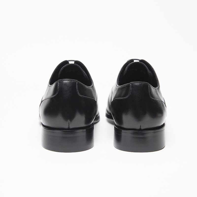 2025 Sommer Neue atmungsaktive geschnitzte Schnürschuhe Emed Hollow Business Casual Leder Loafer_voghion.com