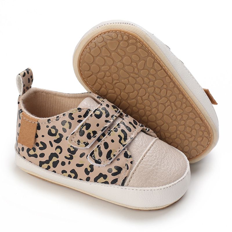 Mère et enfants printemps et automne 0-1 an garçons et filles bébé bambin chaussures amour semelle en caoutchouc bébé chaussures une pièce livraison directe_voghion.com