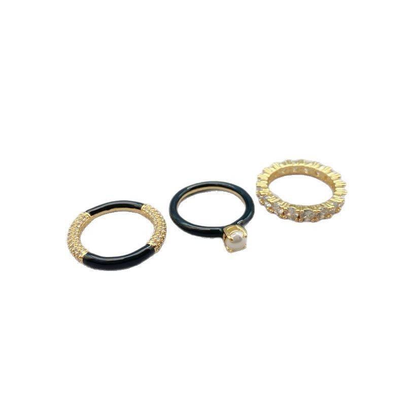 2025 Frühjahr/Sommer, neuer eleganter, mit Emaille und Mikropflaster verzierter, glänzender, kleiner Zirkon, exquisiter Ring, modisches dreiteiliges Set für Damen_voghion.com