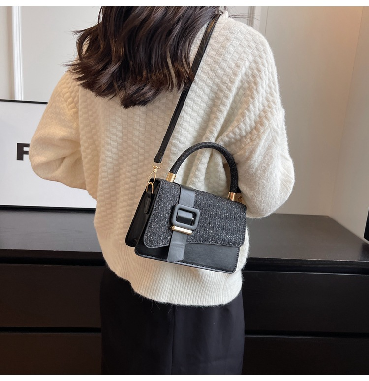 Taschen 2023 Neue Damentasche Gürtelschnalle Trendiges Nischendesign Handtasche Schlichte modische Schultertasche Damen Schräg_voghion.com