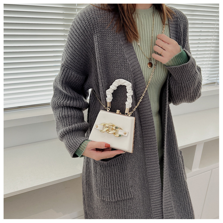 Autumn and winter new Korean version of fashion folds ins network red ocean chain hand bill shoulder crossbody bag_voghion.com