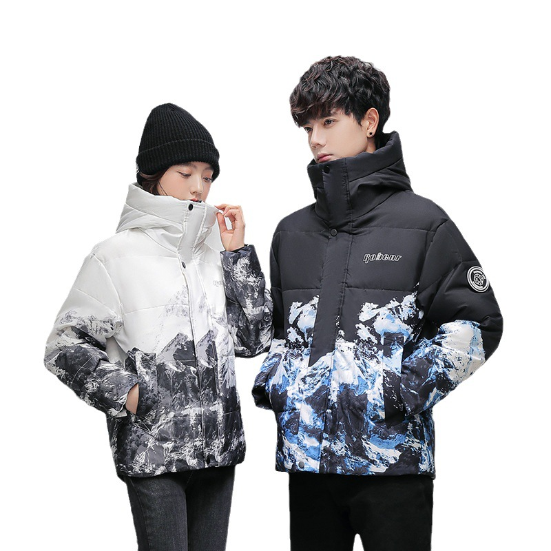 2024 Winter Neue Daunenjacke Kurze Kapuze Schnee Berg Farbverlauf für Männer und Frauen, Paar Mantel Trendy_voghion.com