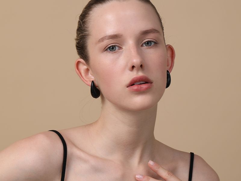 Apsvo Chunky Gold Hoop Earrings For Women, Dupes Earrings Lightweight Waterdrop Hollow Open Hoops, Hypoallergenic Gold Plated Earrings Fashion Jewelry_voghion.com