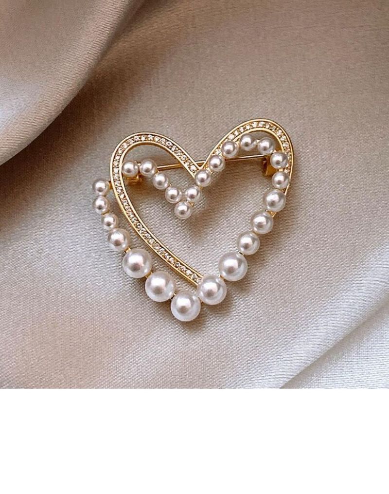 Design Sense Pearl Love Brooch New Trendy High-end Women's Delicate Pin Fixed Coat Sweater Accessories_voghion.com