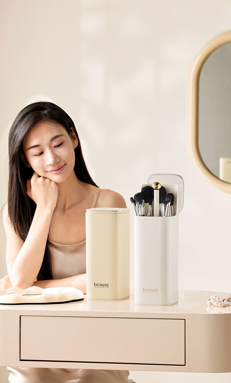 Auto-Rising Makeup Brush Holder – Touch-Control Cosmetic Organizer With Dust-Proof Lid & 12 Slots (Modern Vanity Storage, White/Black/Cream)_voghion.com