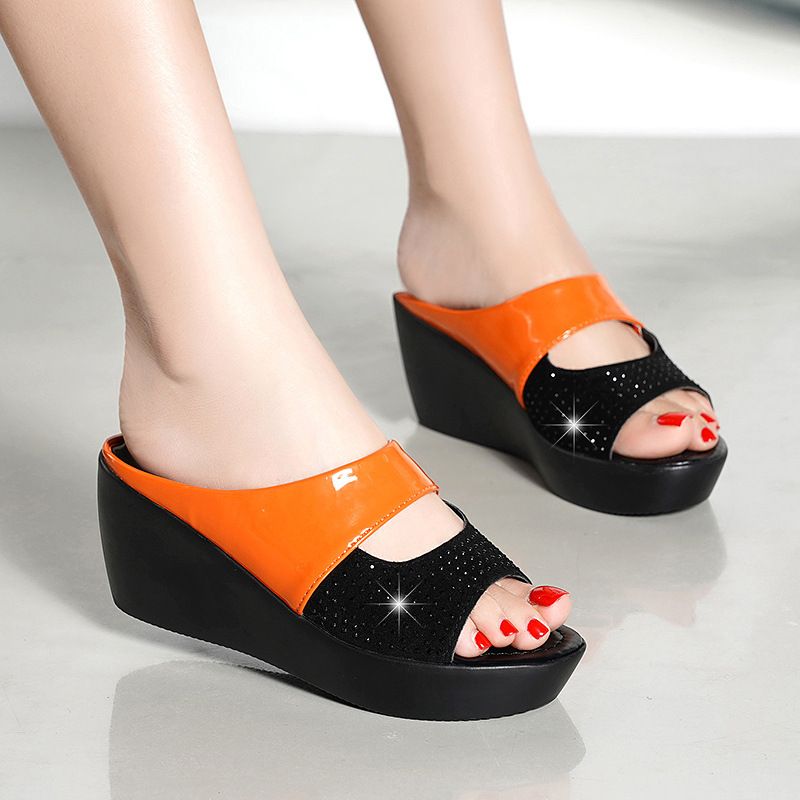 Unbeatable Quality Summer New Thick Soled Open Toe Slippers Korean Version One Word Outdoor Sandals Beach Women's Mom Shoes_voghion.com