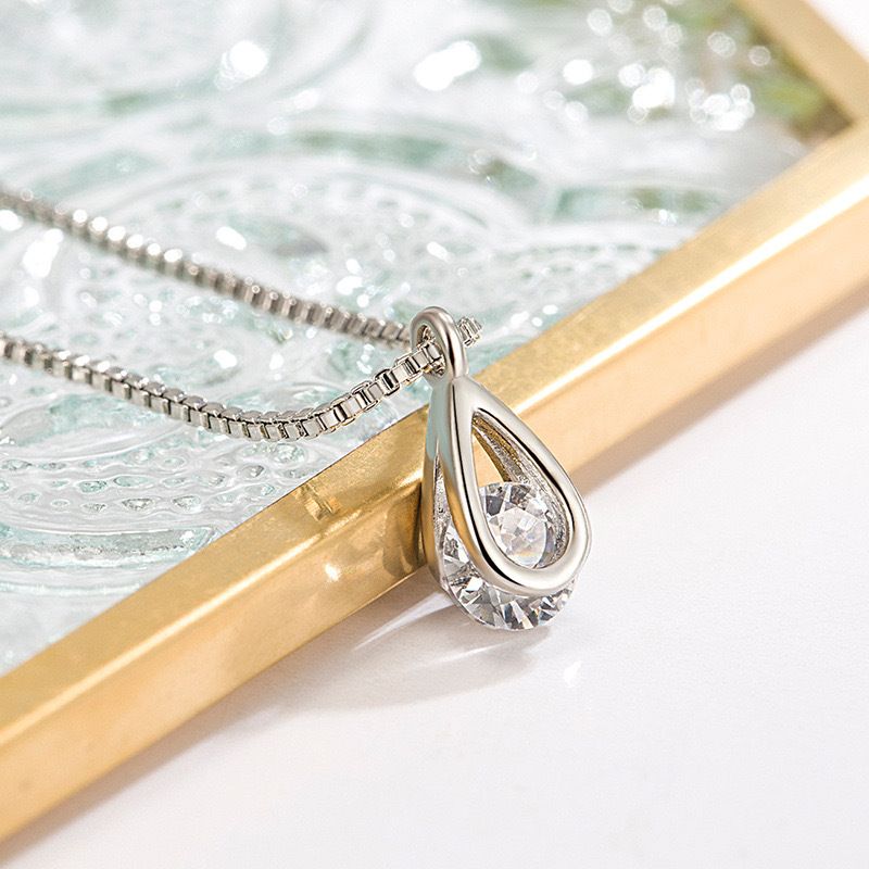 Collana con goccia d'acqua in zircone AAA, pendente da donna leggero e lussuoso, design semplice e di nicchia, in acciaio al titanio, con catena per clavicola_voghion.com