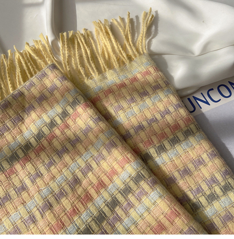 Nuova sciarpa di vendita calda per le donne Autunno / inverno Edizione coreana Plaid colorato Studente Calore Sciarpa ispessita Imitazione Cashmere Scialle con nappa_voghion.com