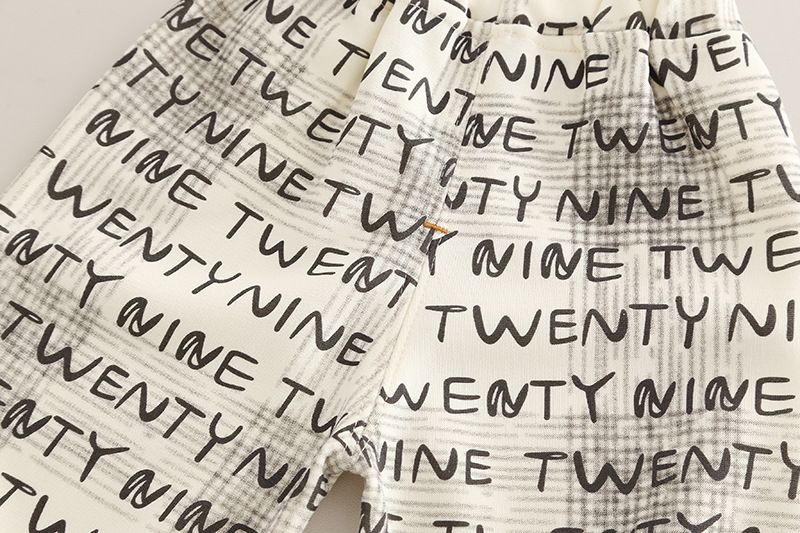 Chłopięcy zestaw wiosenny i na rok 2025 Nowy stylowy zestaw jesienny dla niemowląt z torbą 3D z literami, trzyczęściowy, dla 5 niemowląt w wieku 1-3 lat_voghion.com