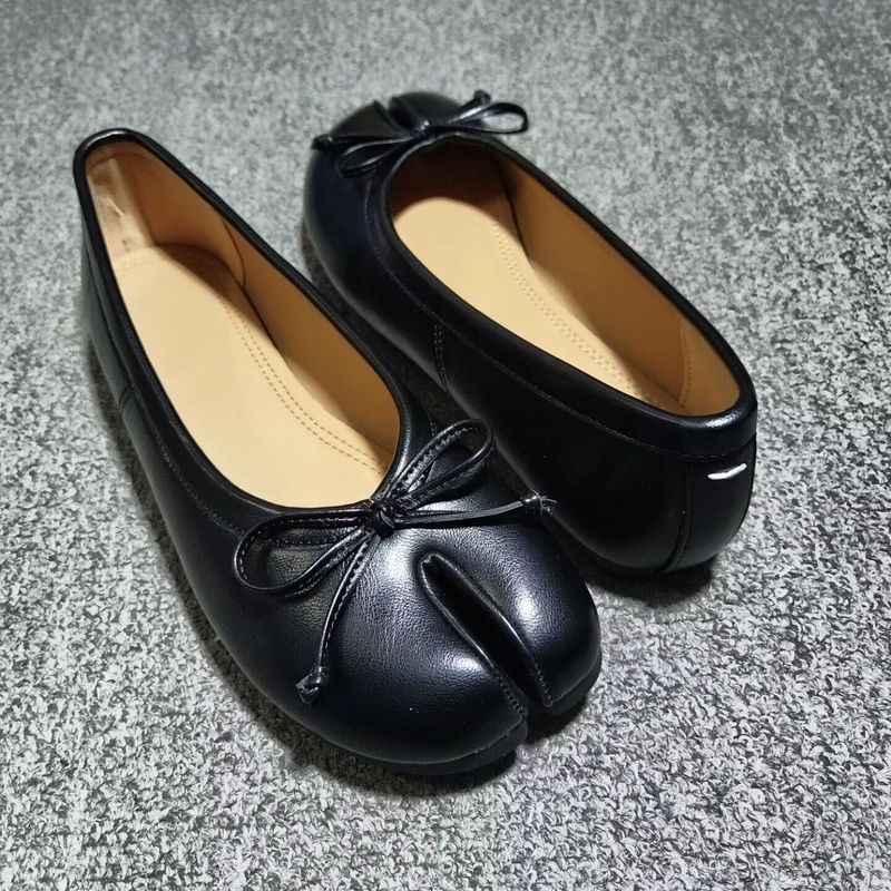 Tabi Split Toe für Frauen 2024 Neue Nische Plissee Ballett Schwein Huf Flacher Mund Bowknot Flache Einzelschuhe_voghion.com