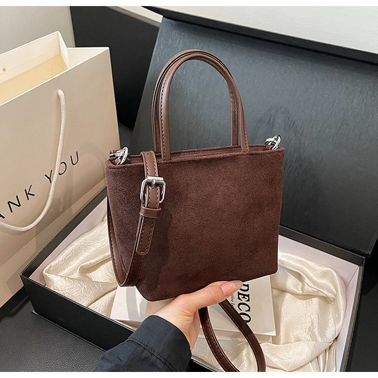 Advanced niche autumn/winter 2024 new trend leopard print crossbody for women, hand-held work bucket bag_voghion.com