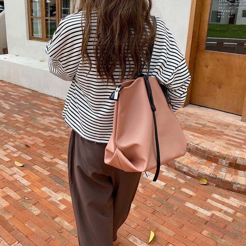 Neue Koreanische version PU leder wasserdicht weiche oberfläche einfache tote casual große kapazität einzelnen schulter tasche,_voghion.com