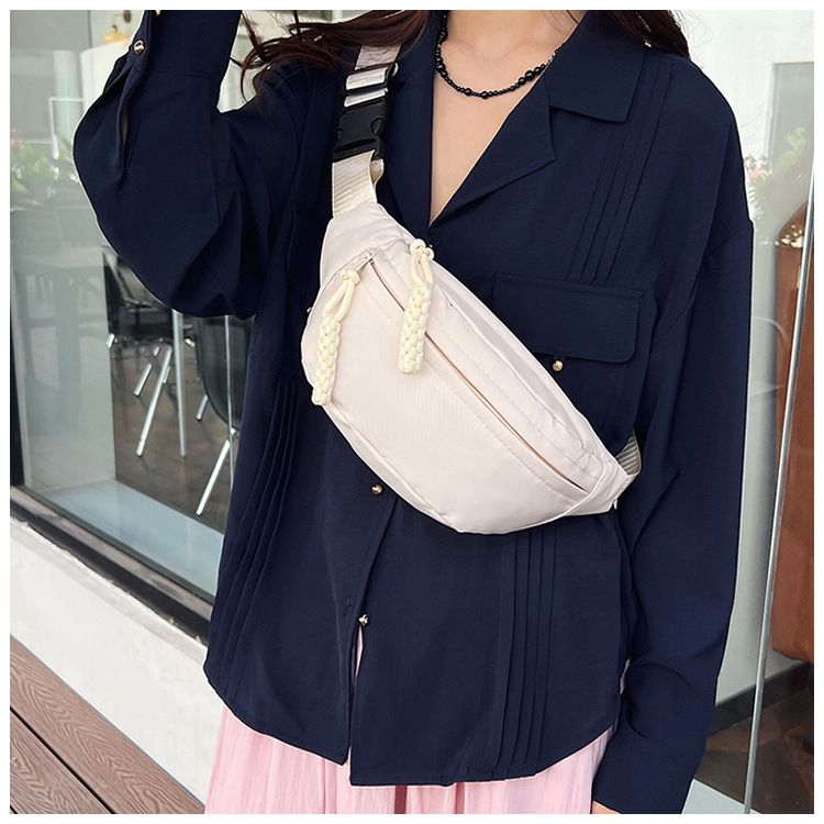 Versione coreana semplice in nylon piccolo per donna in primavera ed estate 2024, nuova trama tracolla larga, singolo_voghion.com