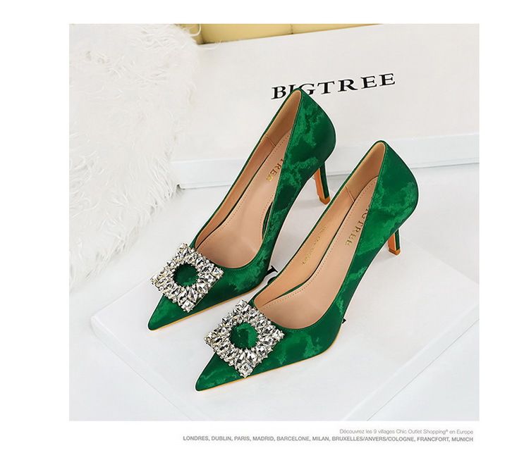 18249-A5 Style Banquet Slim Fit Women' With Thin High Heel, Shallow Mouth, Pointed Metal Rhinetone Button Single_voghion.com