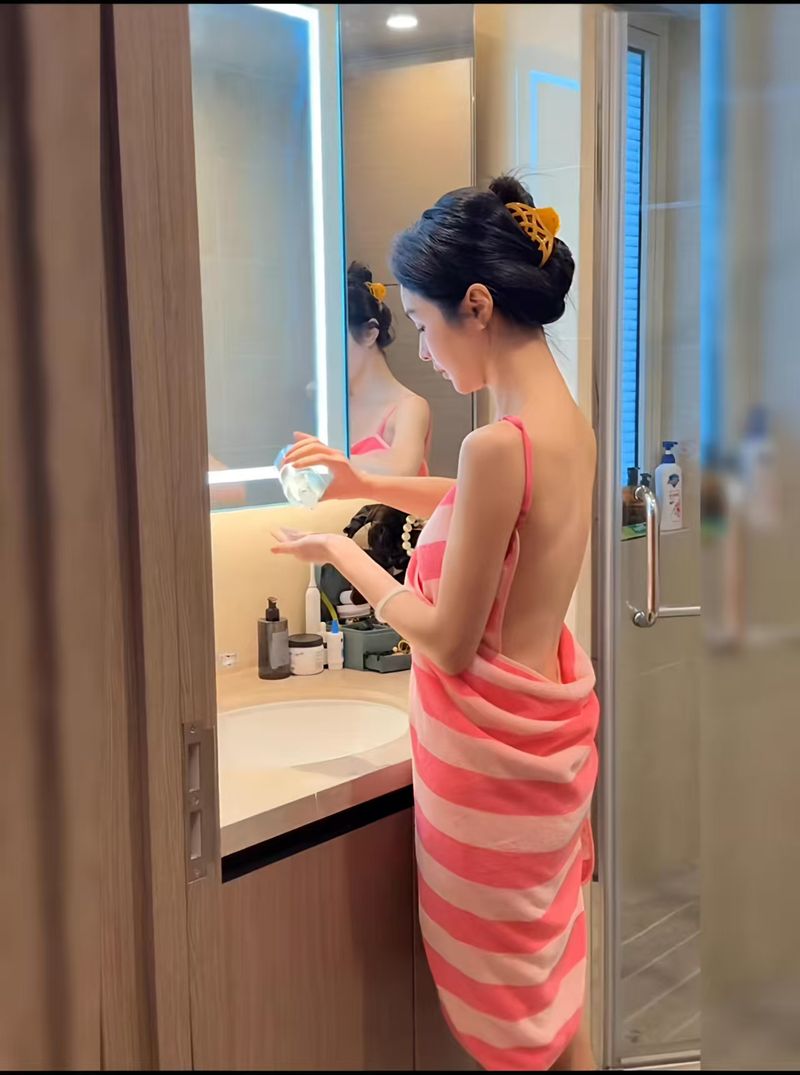 Wearable Bath Towel Style High Value Sling Wearable Bath Skirt Backless Four Seasons Cute Playful Nightdress_voghion.com