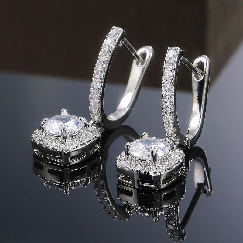 Gioielli di moda, orecchini da donna lussuosi e raffinati, incastonati con zirconi_voghion.com