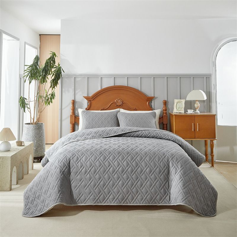 Soft Brushed Washed Cotton Quilted Bedspread Set - 3 Piece Reversible Modern Minimalist Design For 5ft Bed, Light Gray & Multi Check Patterns_voghion.com