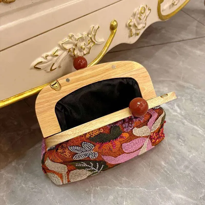 Borsa a tracolla da donna con paillettes, tracolla in legno con applicazioni floreali, ricamo a conchiglia, tessuto da spiaggia_voghion.com