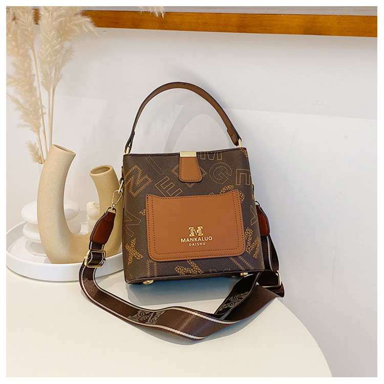 Nuove borse Borse da donna Borse a secchiello Moda Stile caldo Grandi borse a mano con lettere Borse da strada Grande capacità Borsa a tracolla singola_voghion.com