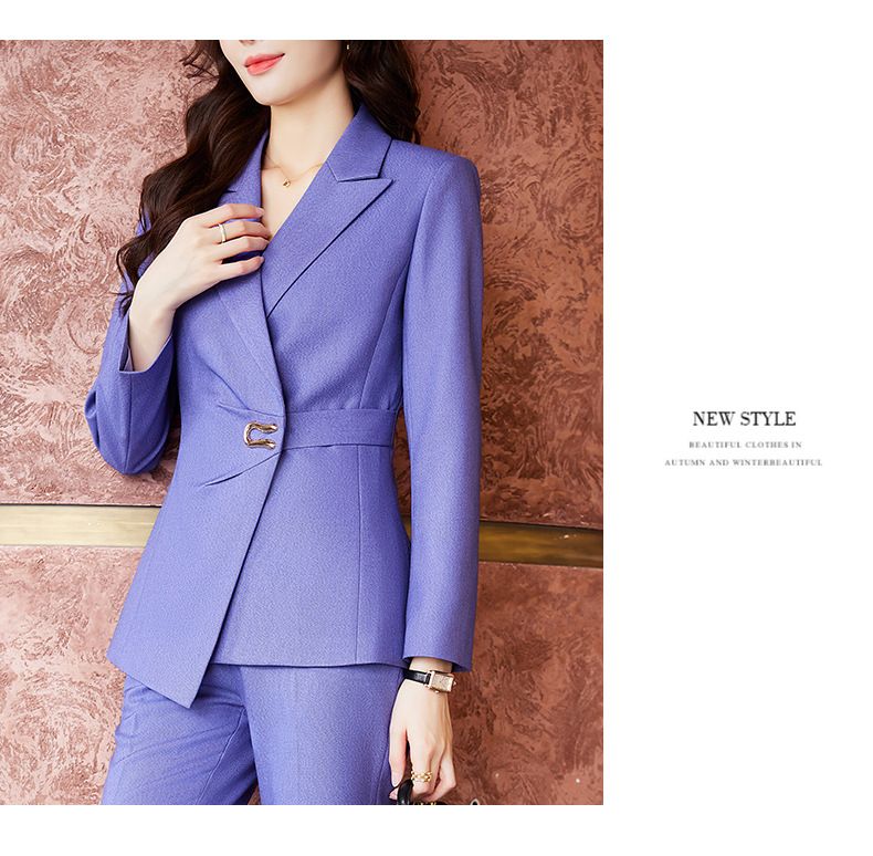 Conjunto elegante de terno roxo feminino - Blazer profissional e calça boca de sino para recepções, entrevistas e uso no escritório_voghion.com