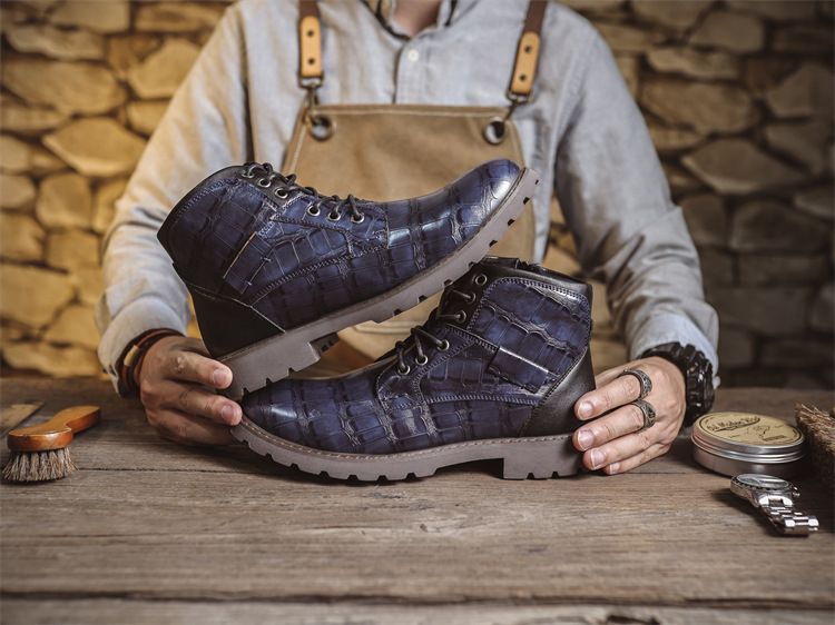 2024 Autumn New Martin Durable British Style Short Mid-top Men's Leather Boots_voghion.com
