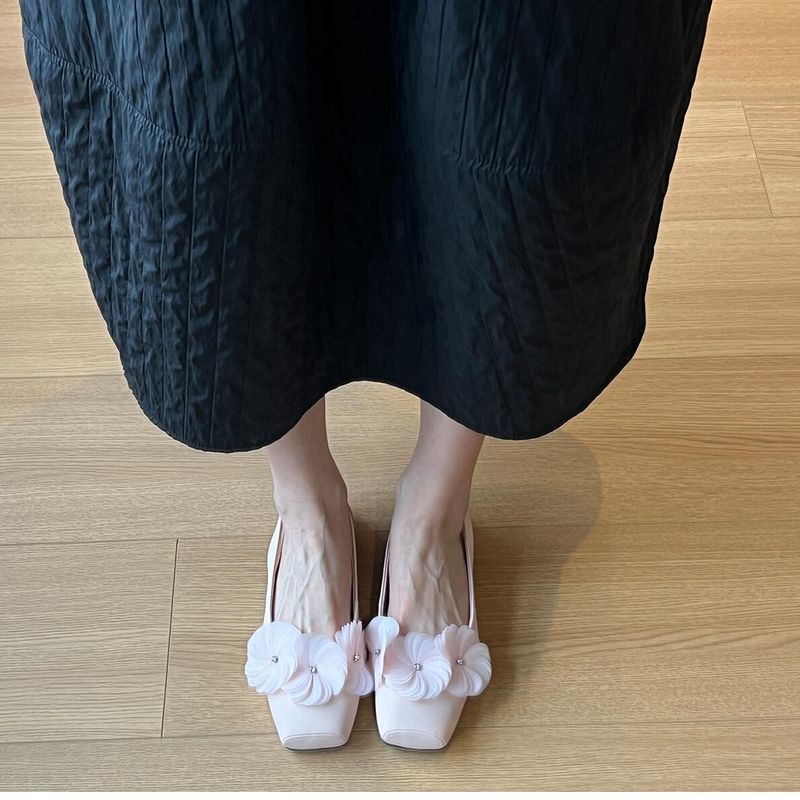 Sheepskin Version Stunning Floral Square Toe Flat Women's Shoes_voghion.com