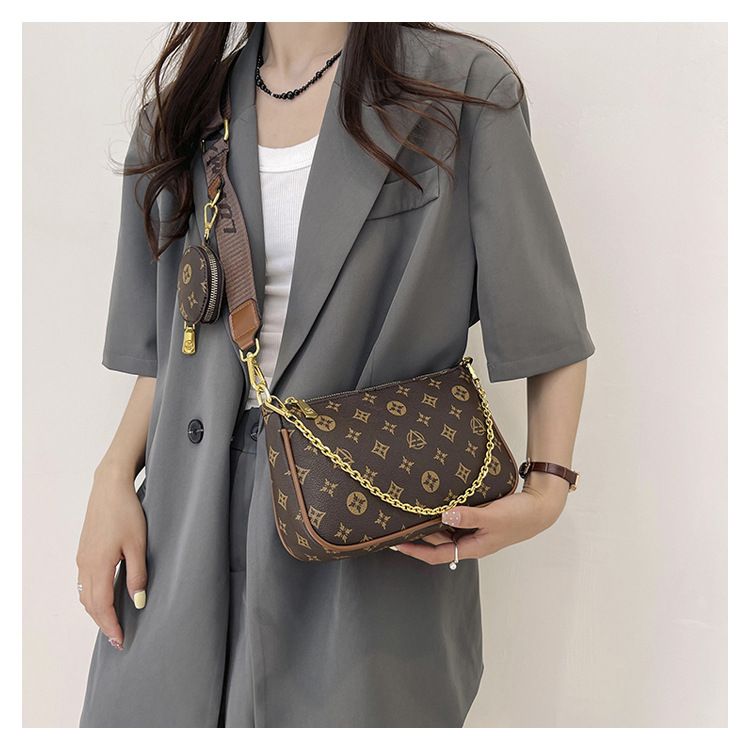 Borsa da donna 2024 nuova borsa a tracolla stampata popolare piccola quadrata versatile tracolla larga borsa da donna a spalla singola_voghion.com