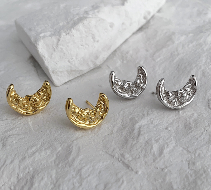 Sterling Sier VENUS Fashion Simple Fold Moon Lava Stud Earrings Ladies Irregular Concave and Convex Cresce_voghion.com