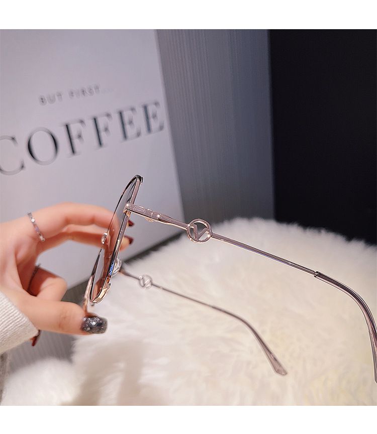 Occhiali da sole polarizzati per donne con un senso del lusso, specchietti da guida marroni alla moda, nuovi occhiali da sole 2022, alla moda_voghion.com