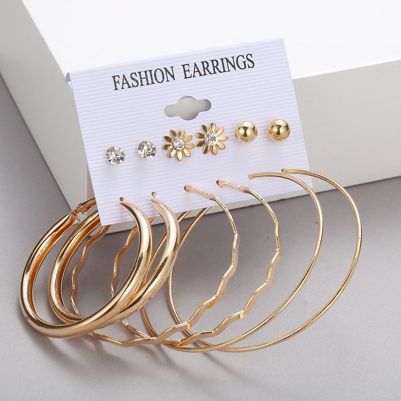 Earrings Exaggerated C Shaped Temperament Pearl Pendant Earrings Triangular Metal 9 Pieces_voghion.com
