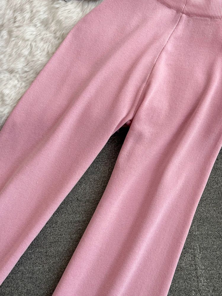 2024 Nuevo traje de moda para mujer primavera estilo coreano cuello en V suelto contraste de color tejido de dos piezas cintura alta pantalones de pierna ancha_voghion.com