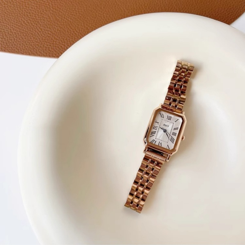 New light luxury ladies small dial senior sense of temperament retro rose gold steel band luxury small square watch_voghion.com