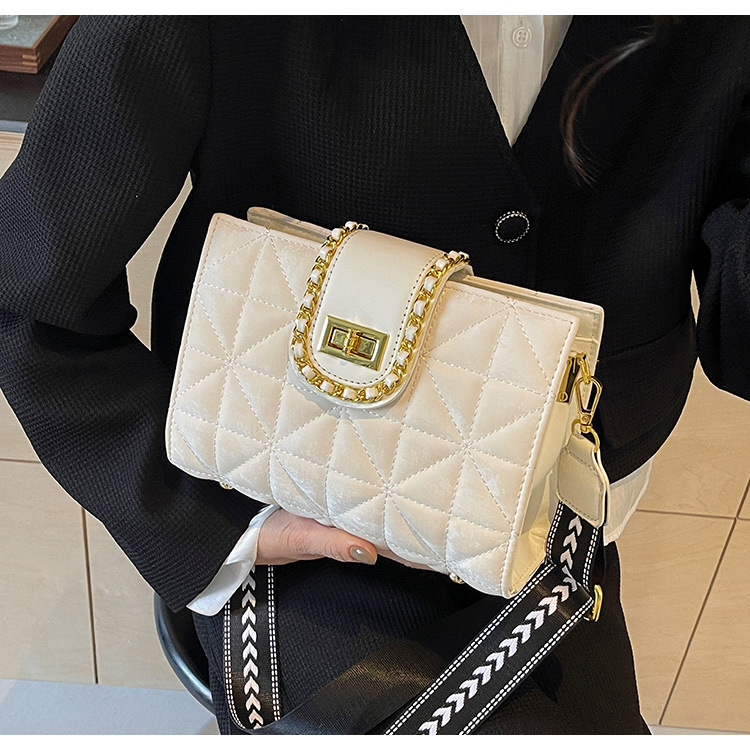 Borsa a tracolla da donna alla moda 2024 primavera nuova moda rete versatile rossa con tracolla piccola quadrata larga diamante_voghion.com