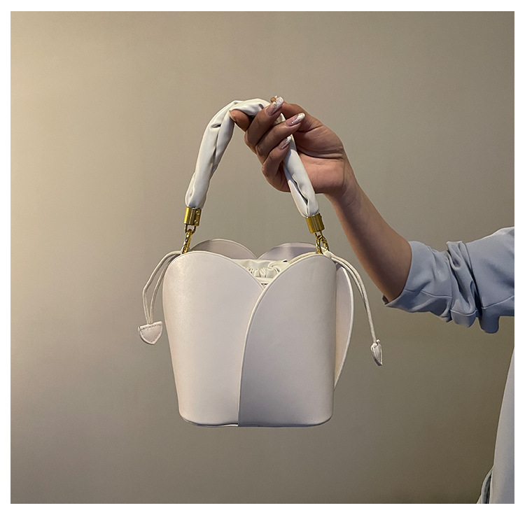 Women's 03 Summer Simple And Exquisite Drawstring Bucket Fashion Trend Petal One Shoulder Crossbody Bag_voghion.com