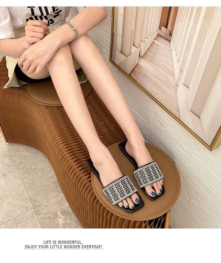 2024 Große Sandalen, Damen-Langzeitproduktion von koreanischen quadratischen Strasssteinen, mit flachem Boden,_voghion.com