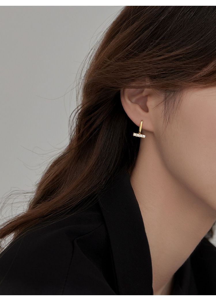Orecchini in zircone con semplice design di nicchia, orecchini geometrici tempestati di diamanti, piccoli e comodi, non c'è bisogno di togliere gli orecchini quando si dorme_voghion.com