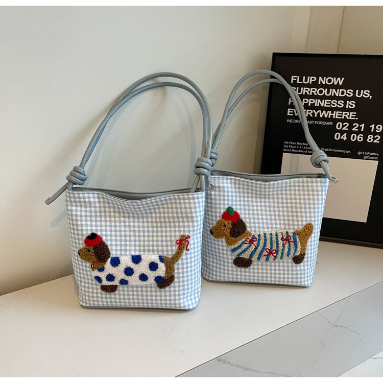 Niedlicher Welpe Canvas Eimer modische und vielseitige karierte Umhängetasche, koreanische Nischen-Cartoon-Handtasche_voghion.com