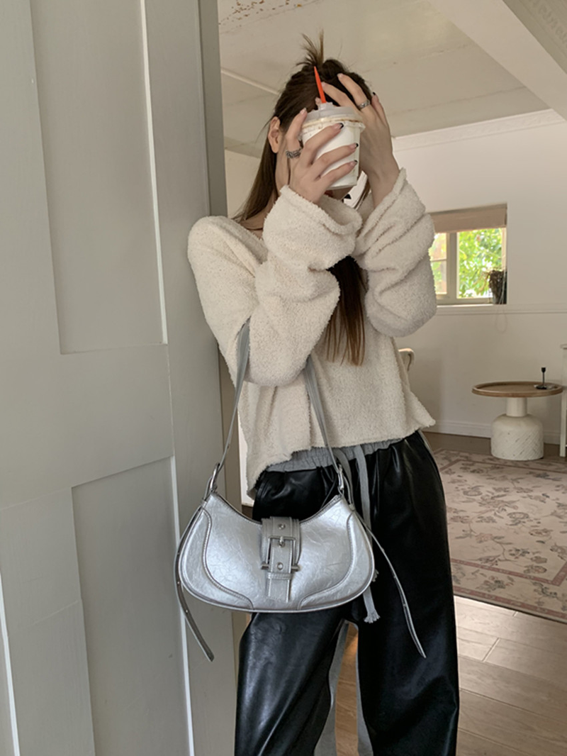 Lo stesso blogger coreano di Instagram per l'estate 2023 da donna nuova borsa sottobraccio per ragazza piccante, borsa a tracolla monospalla di nicchia_voghion.com