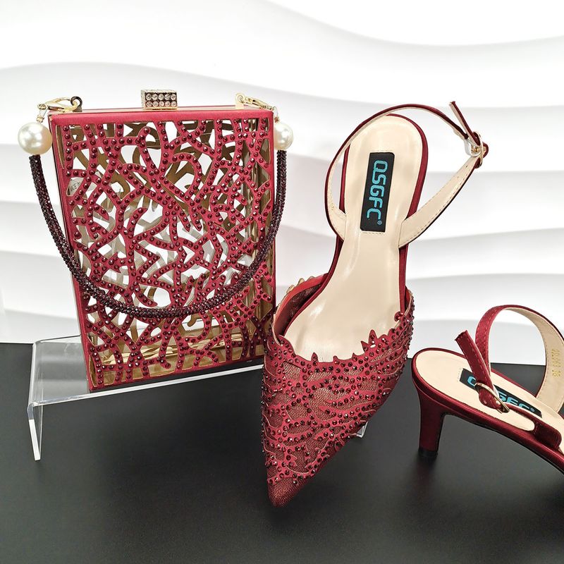 Spitz zulaufende Schuhtasche für Damen, schlichtes, hohles Design, dünn, mit Knöchelkette, Dinnerparty, Pendelkleidung_voghion.com