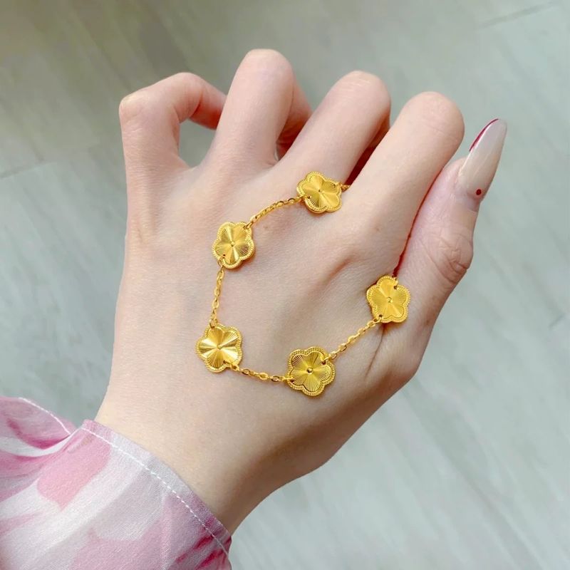 Pulseira de flor de ameixa laser CNC dourada e areia vietnamita, leve, luxuosa, dobrável, para mulheres, não desbota por muito tempo_voghion.com