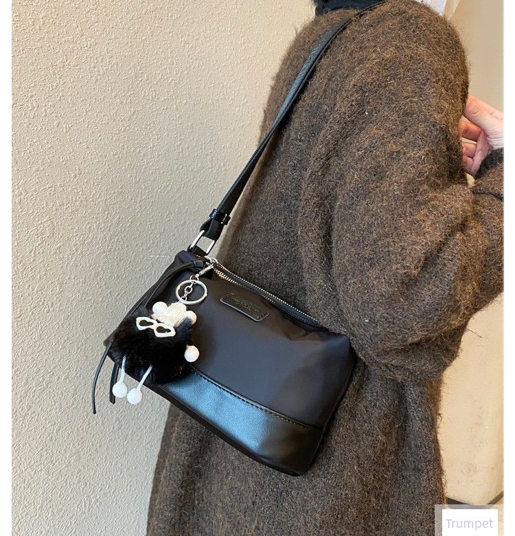 Fall And Winter Multi-Layer Crossbody Abrasion Resistant Waterproof Outdoor Women's Nylon Cloth Minimalist Korean-Style_voghion.com