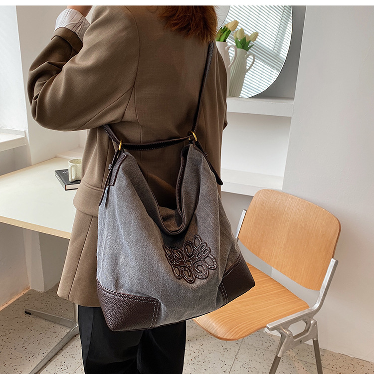 2024 Nuova borsa da donna di grande capacità Borsa da donna autunnale Borsa in tela Instagram Borsa a tracolla singola Borsa a secchiello casual_voghion.com