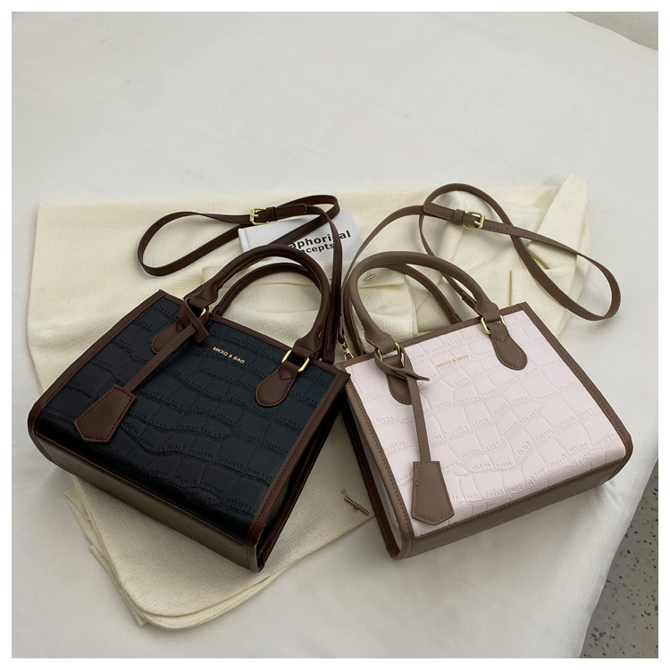 Sac fourre-tout Sac pour femme de grande capacité Nouveau sac à main Motif pierre en relief Europe et États-Unis Sac de banlieue à une épaule diagonale à la mode_voghion.com
