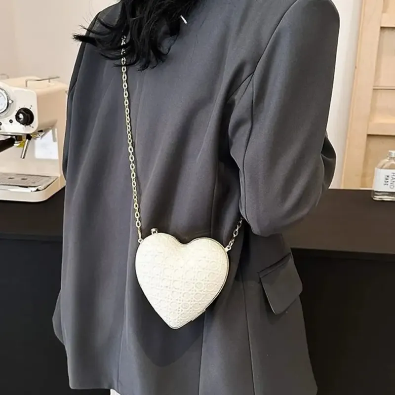 Borsa da sera a forma di cuore, decorazione in seta lucida color oro, pochette da banchetto, tracolla a catena, per matrimonio e festa 250408l_voghion.com