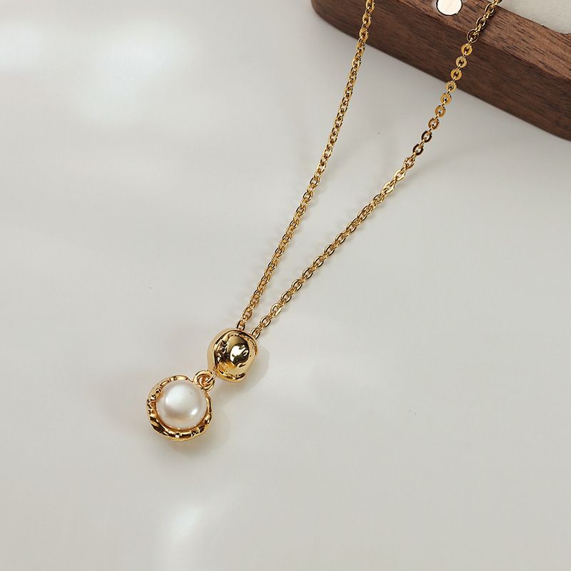 Echtes Gold Galvanisierte High-End-Süßwasserperlen-Anhänger-Halskette mit exquisitem Temperament, Schlüsselbeinkette, Licht_voghion.com