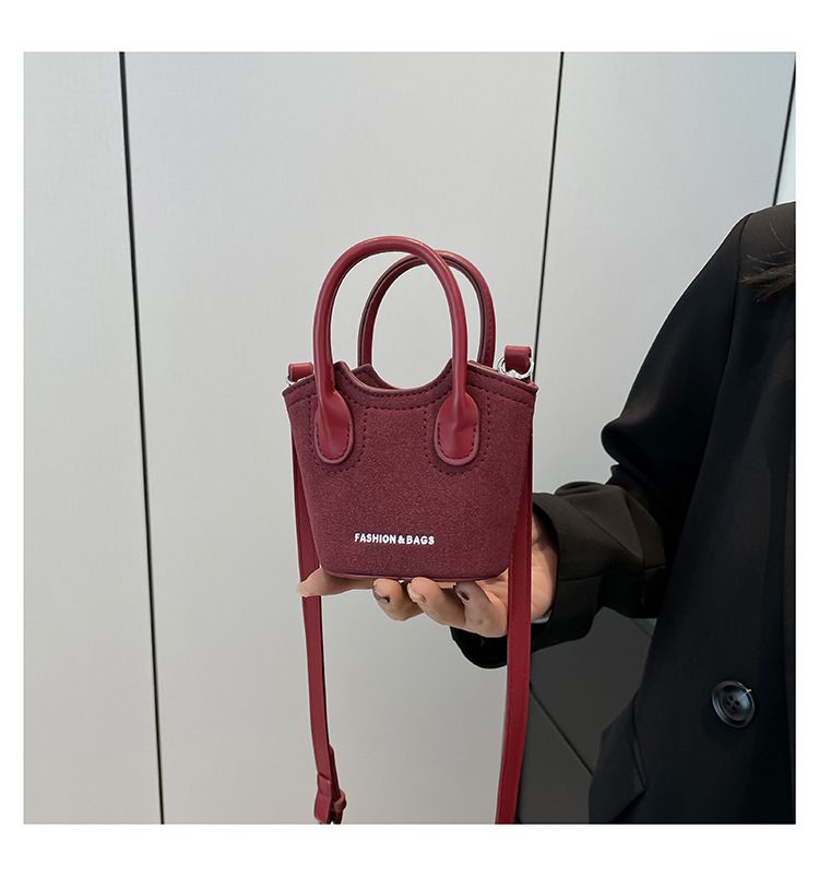 Borsa a secchiello da donna, alla moda, con tracolla monospalla, stile Candy Lover, con rossetto, da portare a spalla, rossa_voghion.com