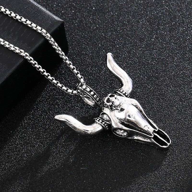 European And American Dark Wind Personality Domineering Neck Chain Retro Titanium Steel Bull Head Necklace Men's Stainless Steel Animal Pendant_voghion.com